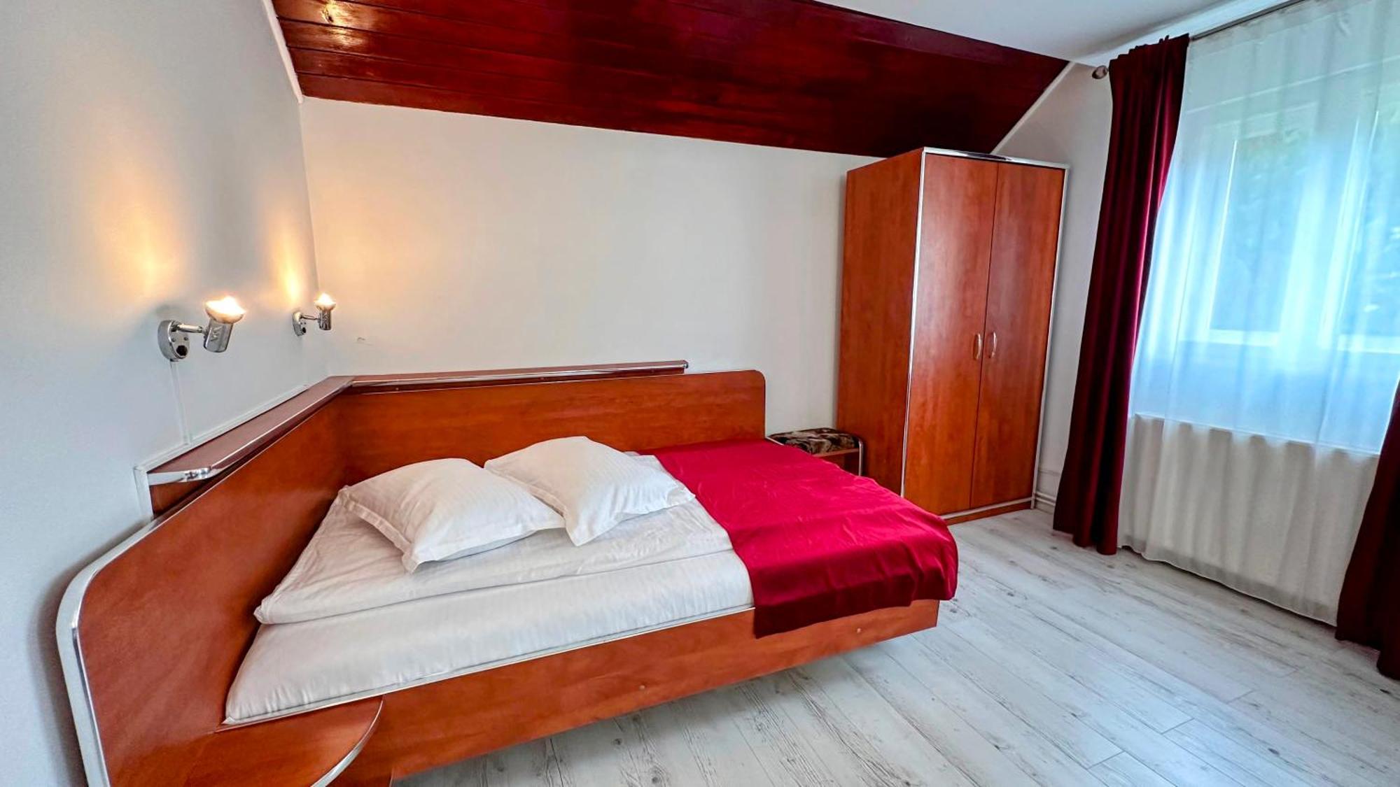 Valea Alba View - Self Check-In Hotel Busteni Ngoại thất bức ảnh