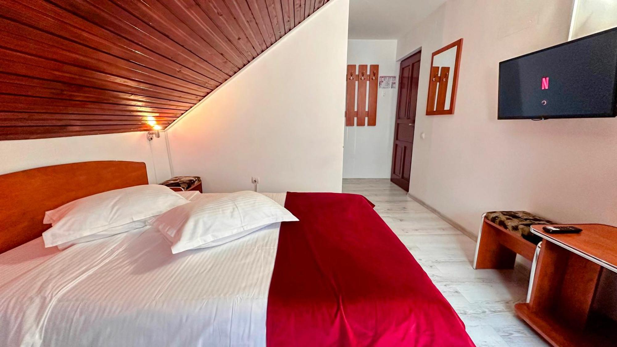 Valea Alba View - Self Check-In Hotel Busteni Ngoại thất bức ảnh