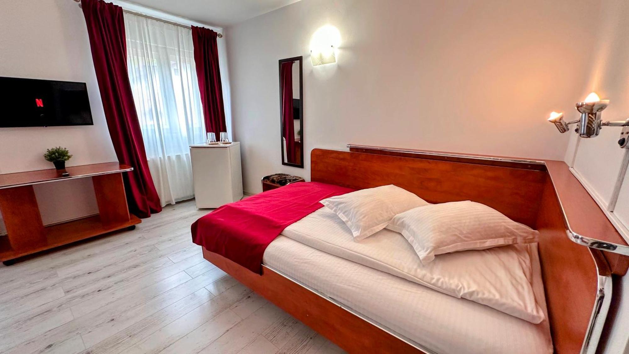Valea Alba View - Self Check-In Hotel Busteni Ngoại thất bức ảnh