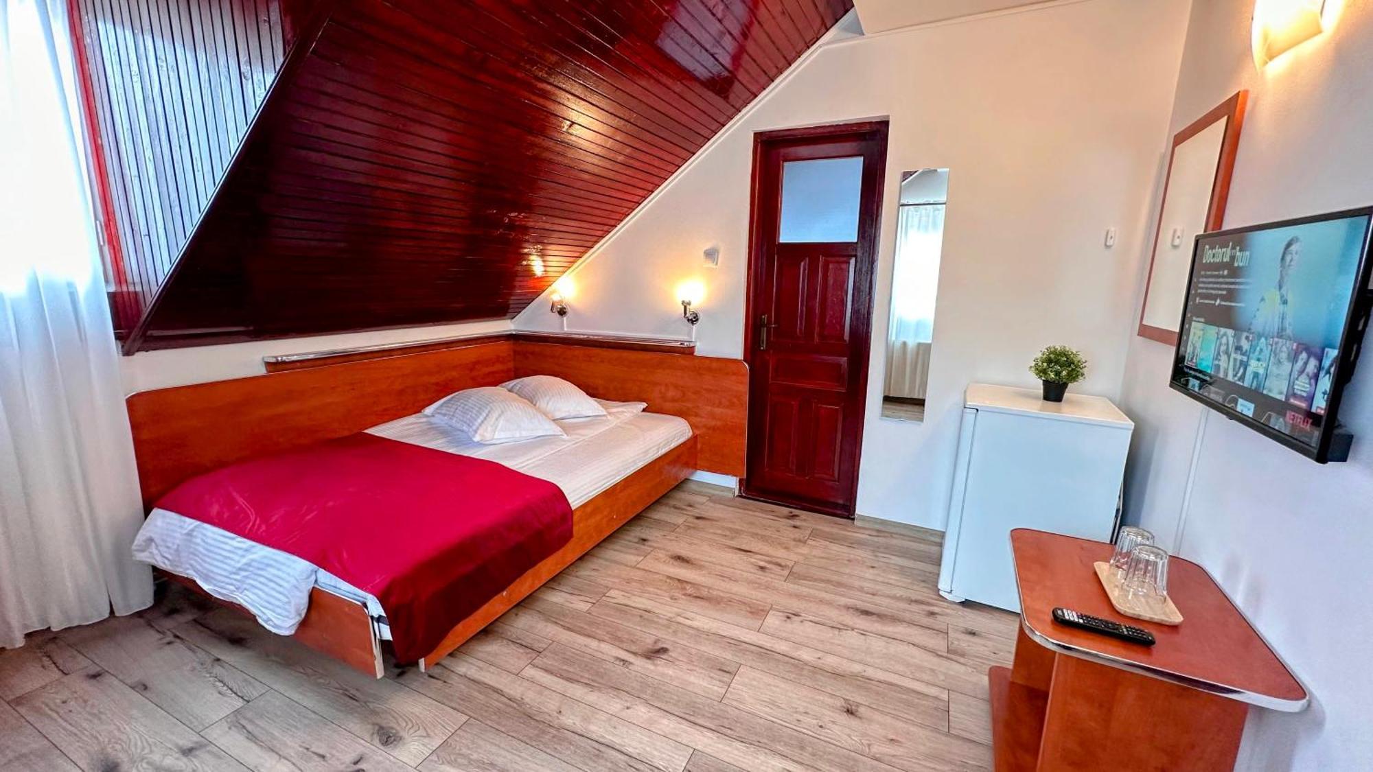 Valea Alba View - Self Check-In Hotel Busteni Ngoại thất bức ảnh