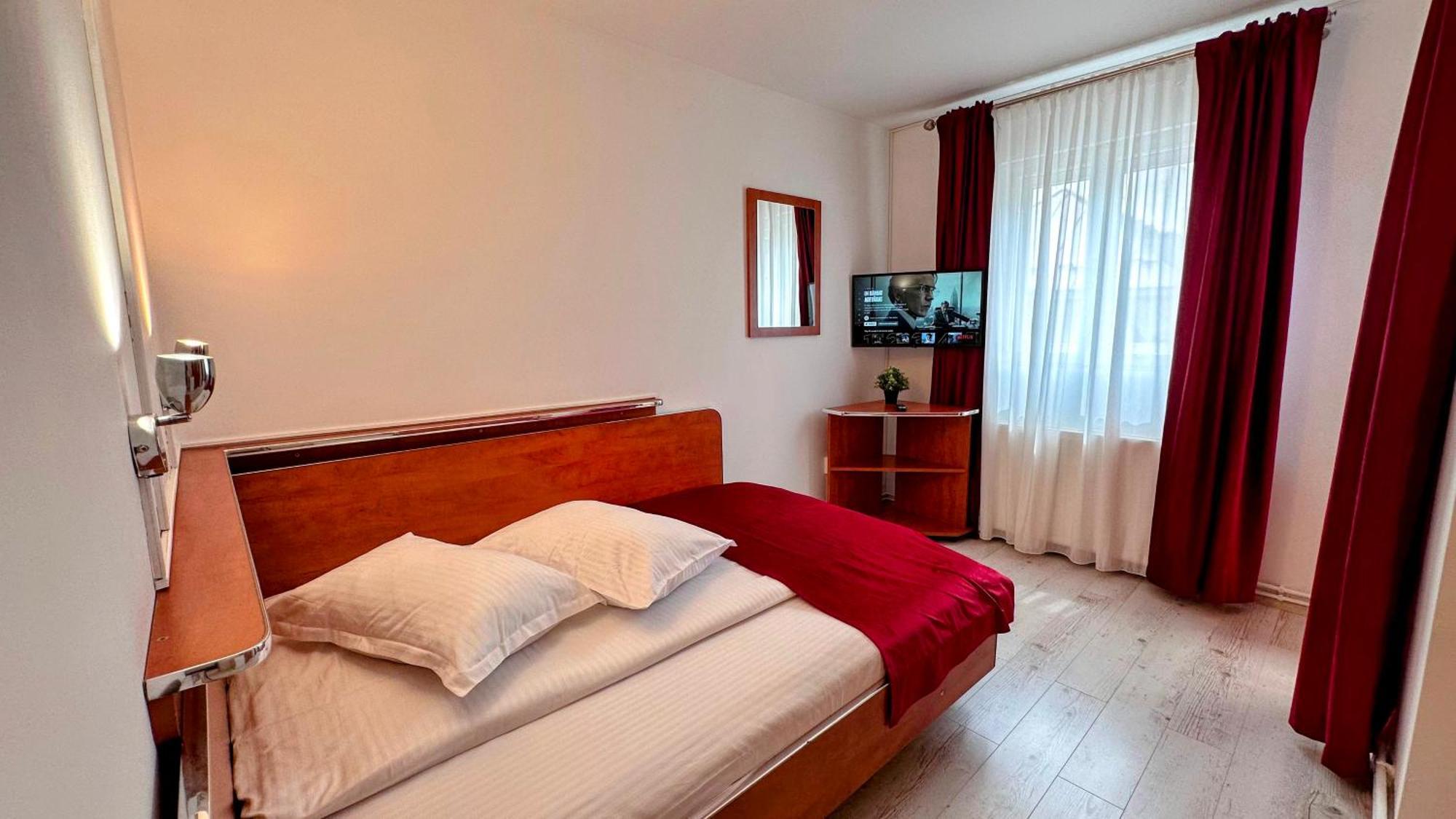 Valea Alba View - Self Check-In Hotel Busteni Ngoại thất bức ảnh