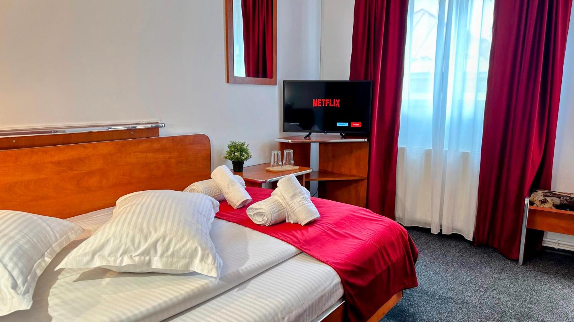 Valea Alba View - Self Check-In Hotel Busteni Ngoại thất bức ảnh