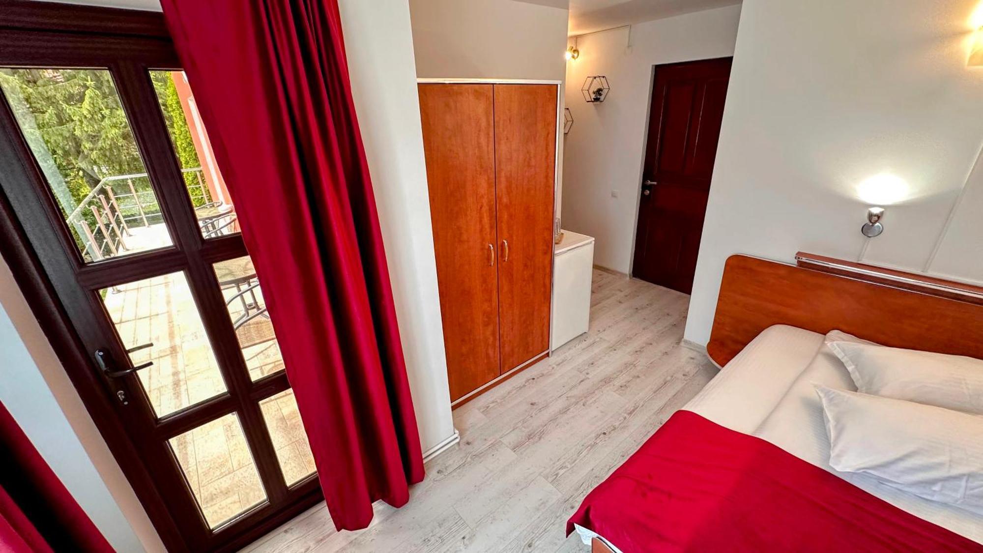 Valea Alba View - Self Check-In Hotel Busteni Ngoại thất bức ảnh