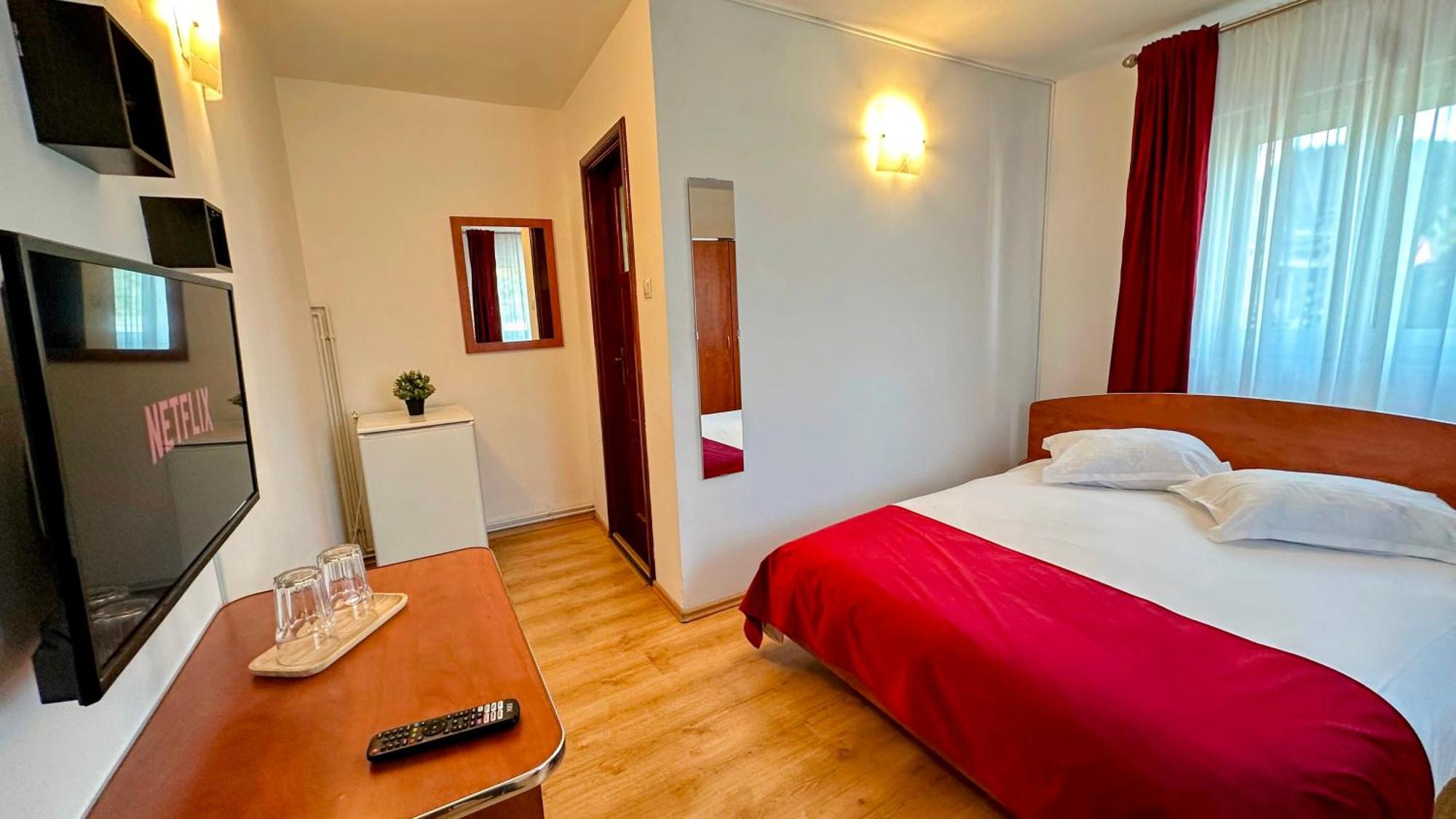 Valea Alba View - Self Check-In Hotel Busteni Ngoại thất bức ảnh