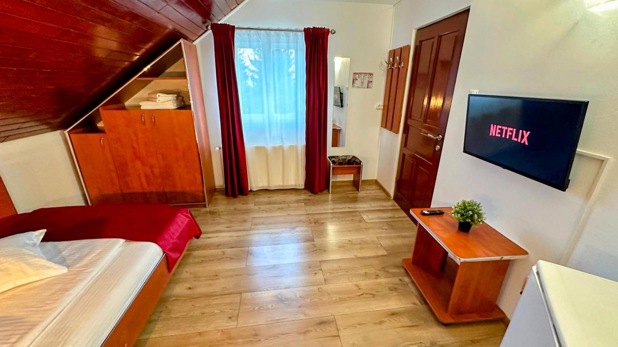 Valea Alba View - Self Check-In Hotel Busteni Ngoại thất bức ảnh