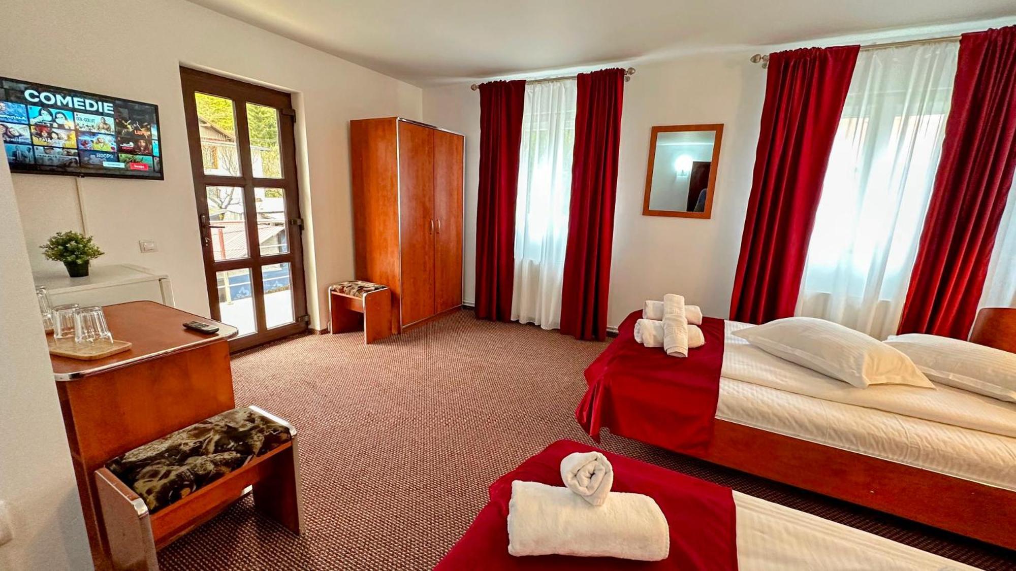 Valea Alba View - Self Check-In Hotel Busteni Ngoại thất bức ảnh