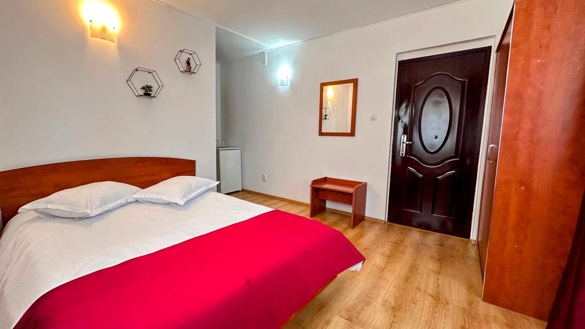 Valea Alba View - Self Check-In Hotel Busteni Ngoại thất bức ảnh