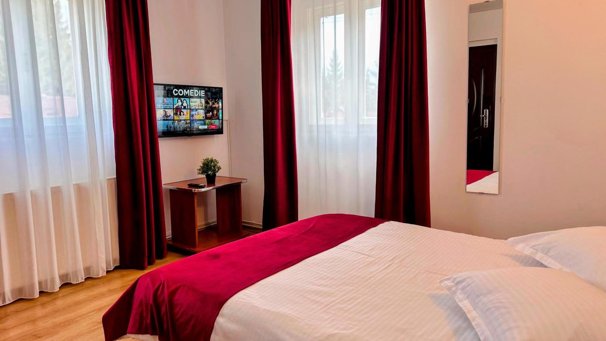 Valea Alba View - Self Check-In Hotel Busteni Ngoại thất bức ảnh